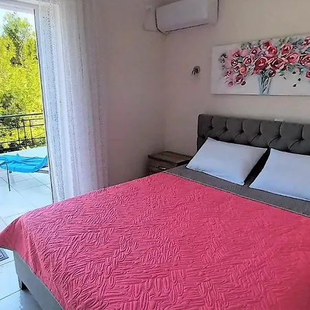 Dea Del Mare Complex In Front Of The Sea. Villa